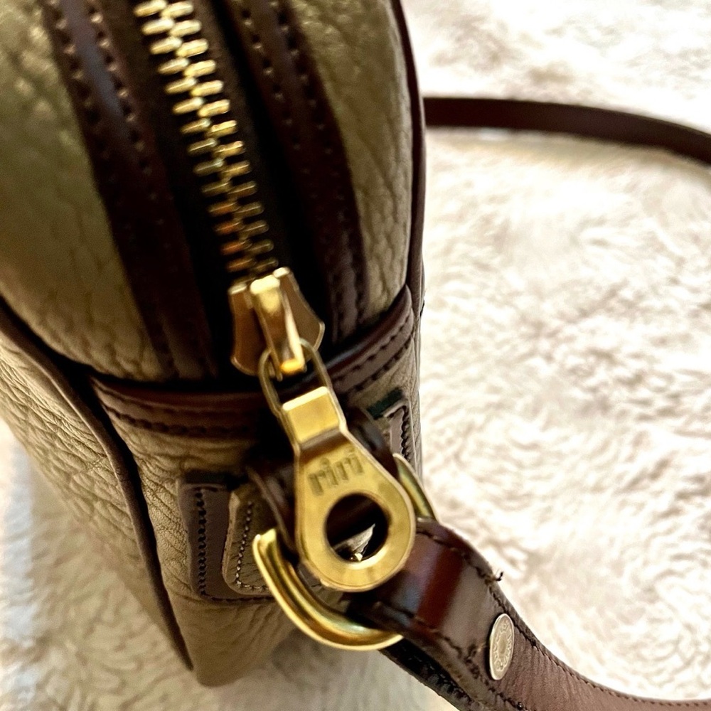 Dooney & Bourke R768 Vintage Camera Bag - Picture 8 of 12